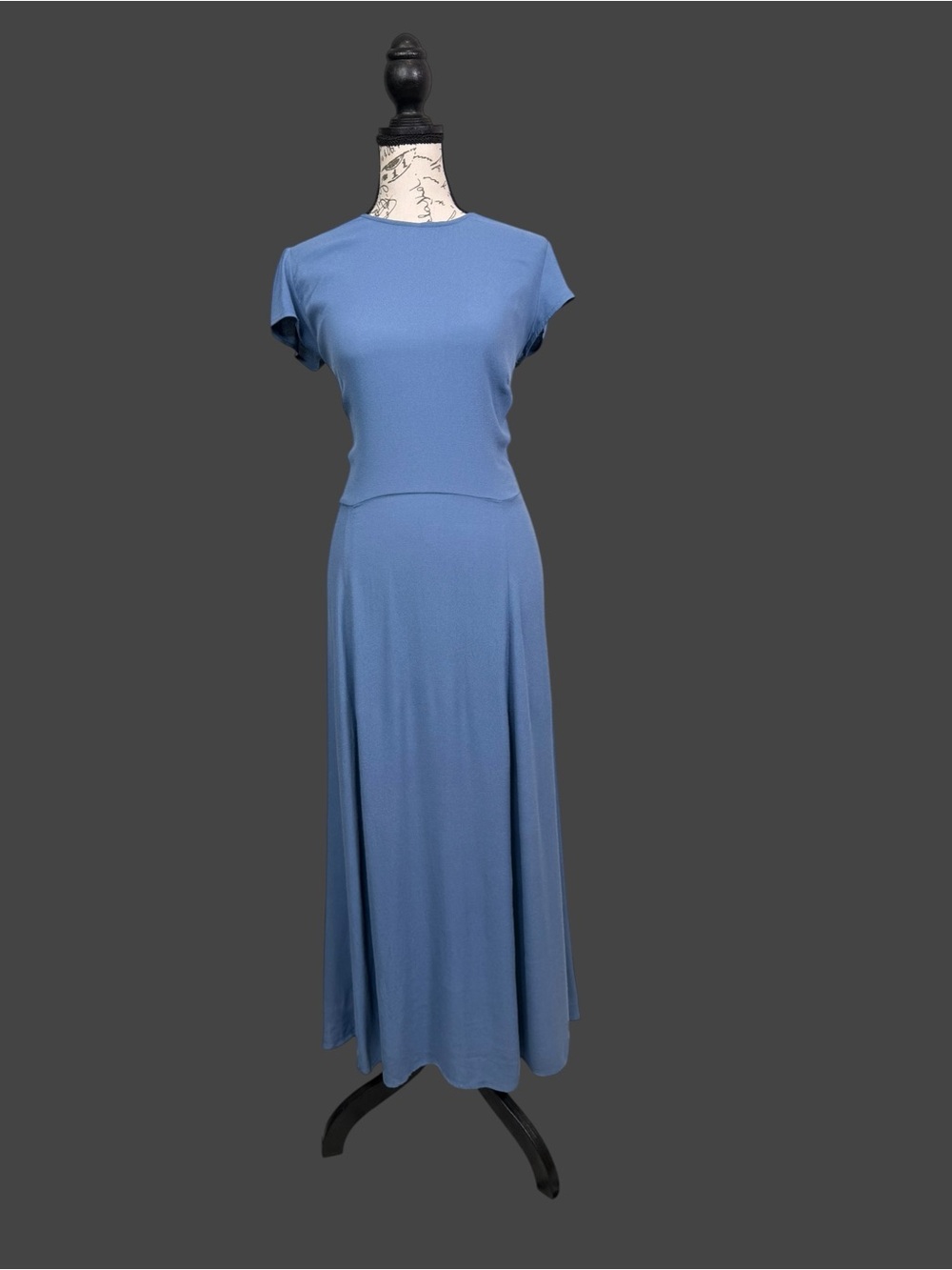 Reformation size 12 blue midi/maxi dress Nordstrom NWOT
Reg$218 Now$120 - Picture 5 of 8
